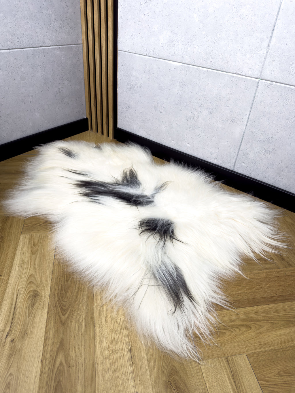 Large Icelandic white and grey sheepskin Rug