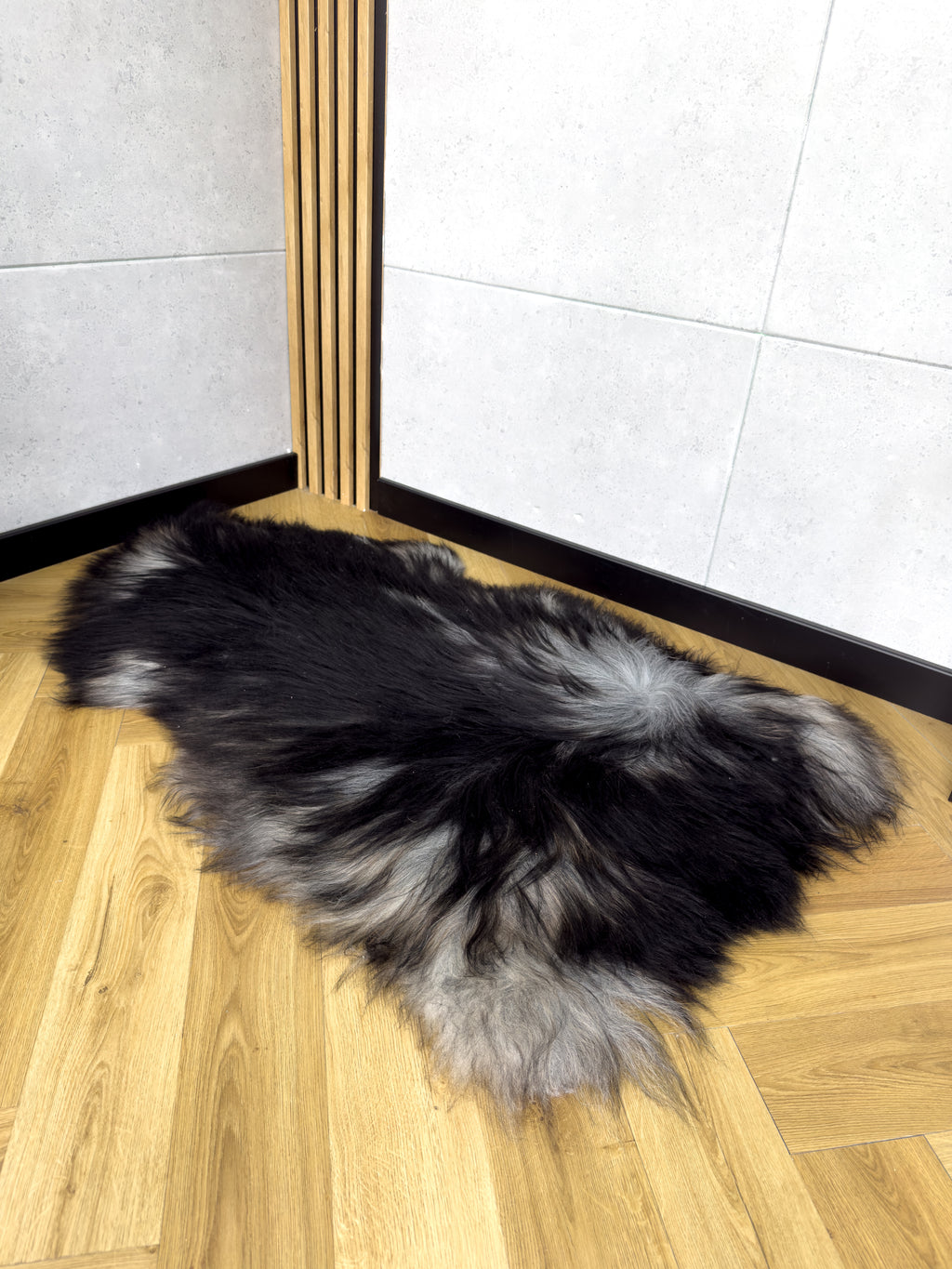 Large Icelandic black and gray sheepskin Rug